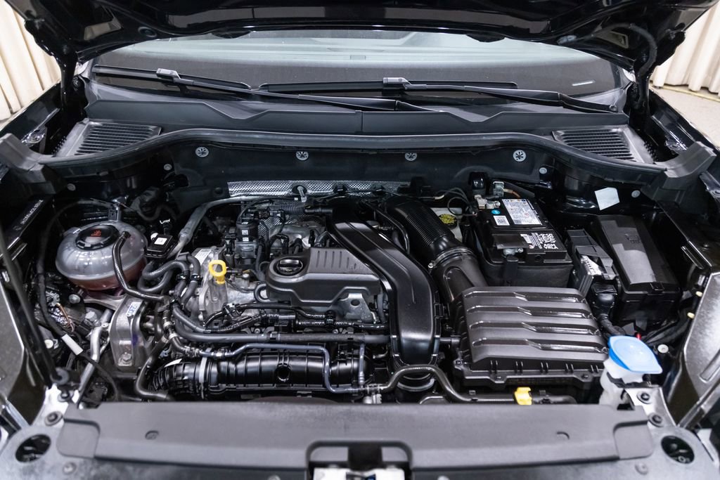 Certified 2023 Volkswagen Taos SE w/ Panoramic Sunroof Package FWD image 23