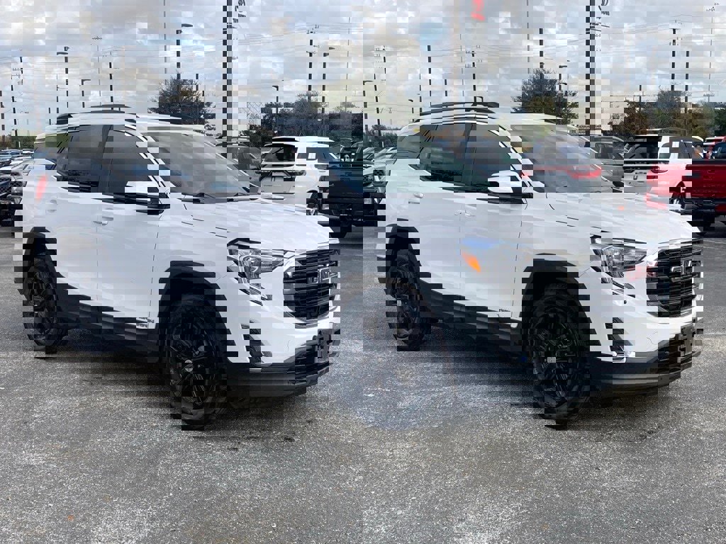 Used 2021 GMC Terrain SLE w/ Driver Convenience Package image 3