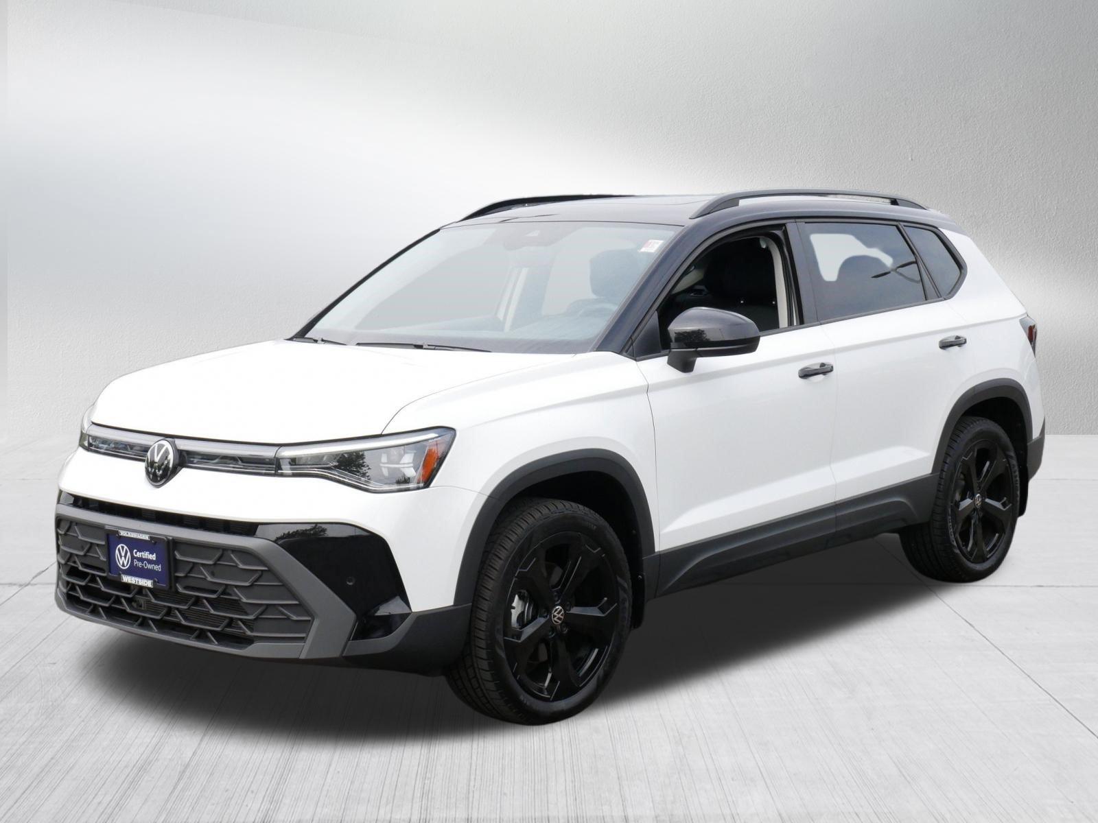 Certified 2025 Volkswagen Taos SE AWD/4WD image 3