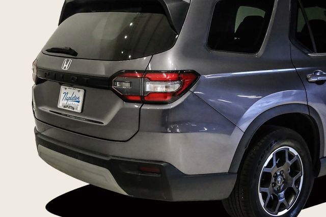 Used 2025 Honda Pilot EX-L image 7