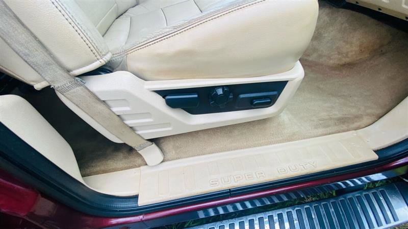 Used 2010 Ford F250 Lariat image 20