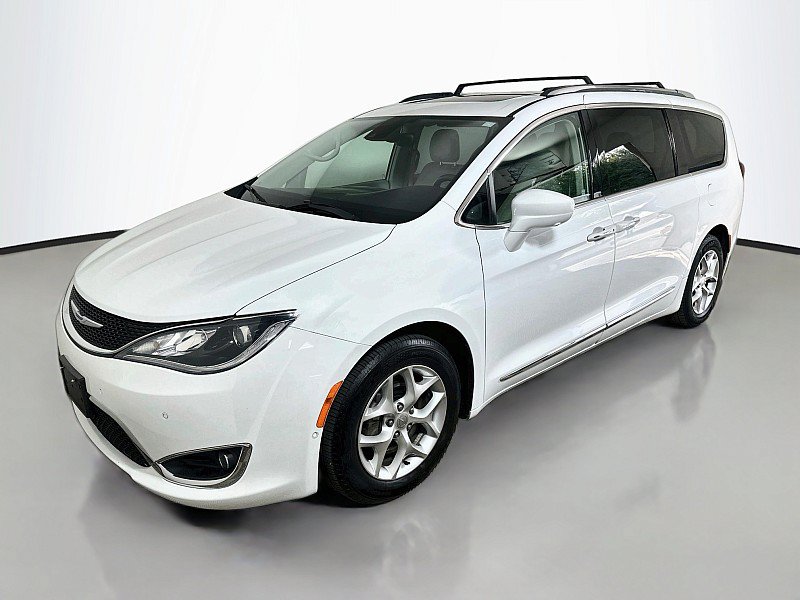 Used 2019 Chrysler Pacifica Touring-L Plus w/ Advanced Safetytec Group FWD image 3