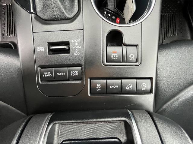 Used 2022 Toyota Highlander XLE image 13