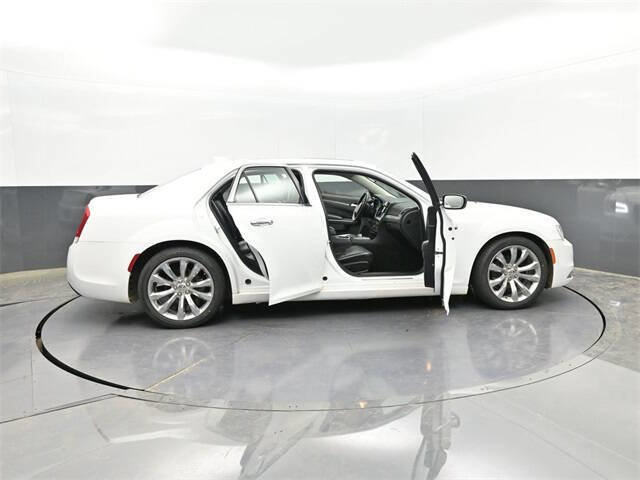 Used 2020 Chrysler 300 Limited image 24