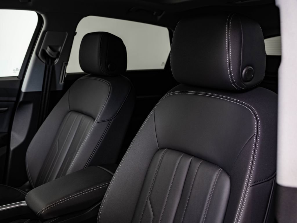 Used 2021 Audi e-tron Premium w/ Convenience Plus Package AWD/4WD image 24