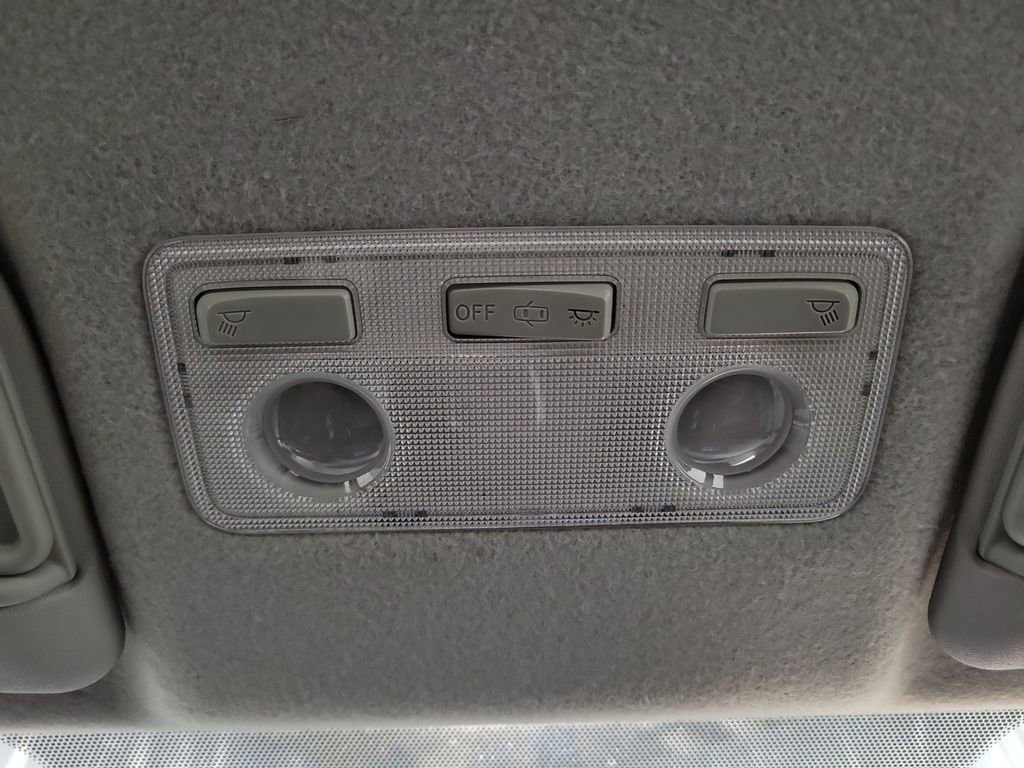 Used 2016 Toyota Yaris L image 20