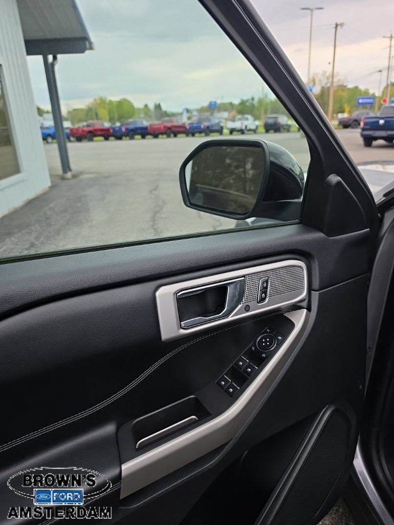 Used 2022 Ford Explorer Limited RWD image 11