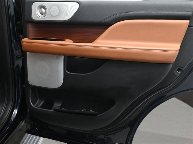 Used 2021 Lincoln Navigator Reserve w/ Luxury Package image 17