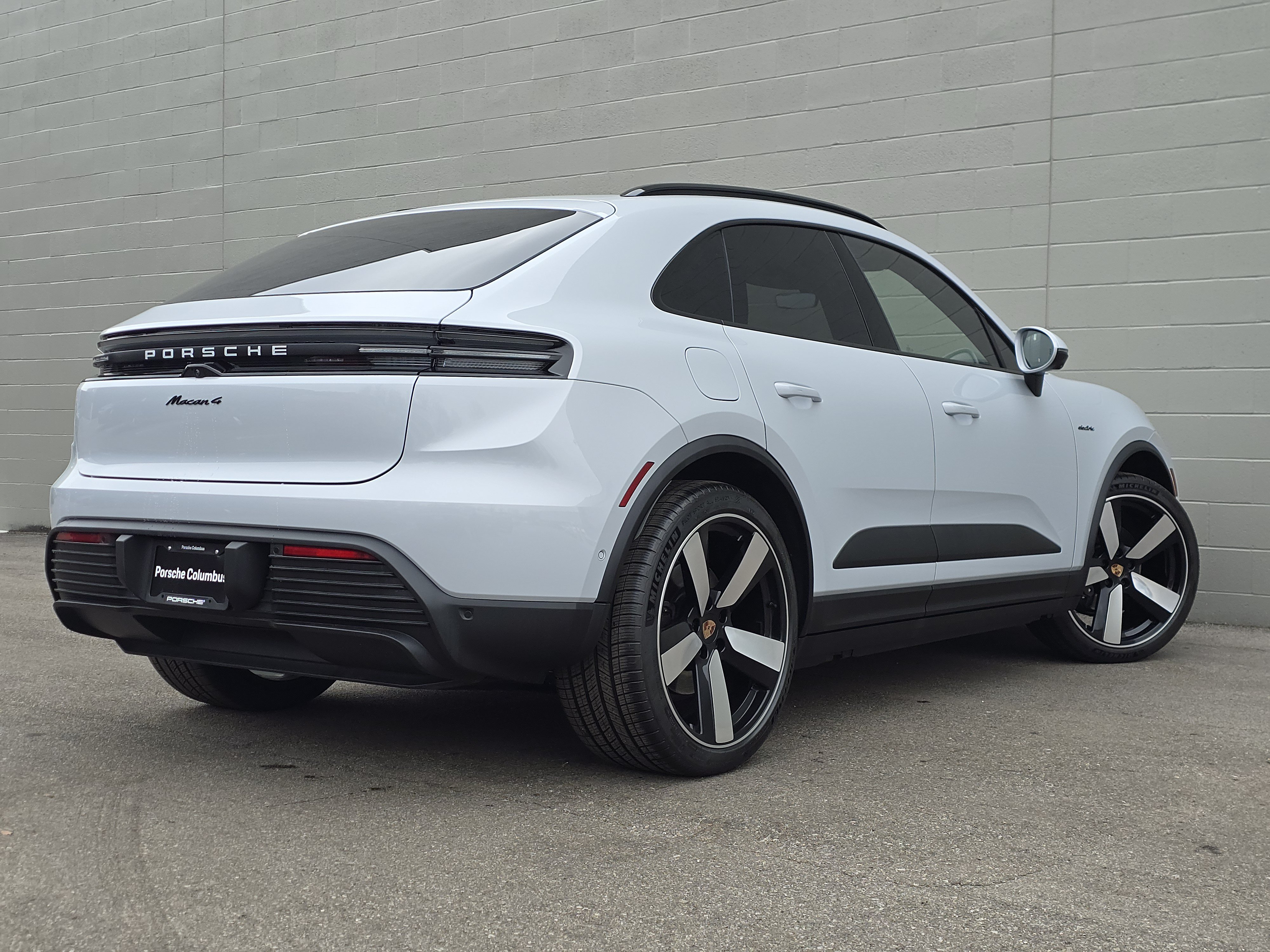 New 2026 Porsche Macan 4 Electric AWD/4WD image 9