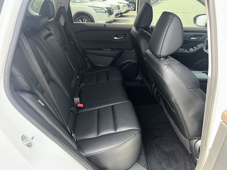 Certified 2023 Nissan Rogue SV w/ SV Premium B Package FWD image 16