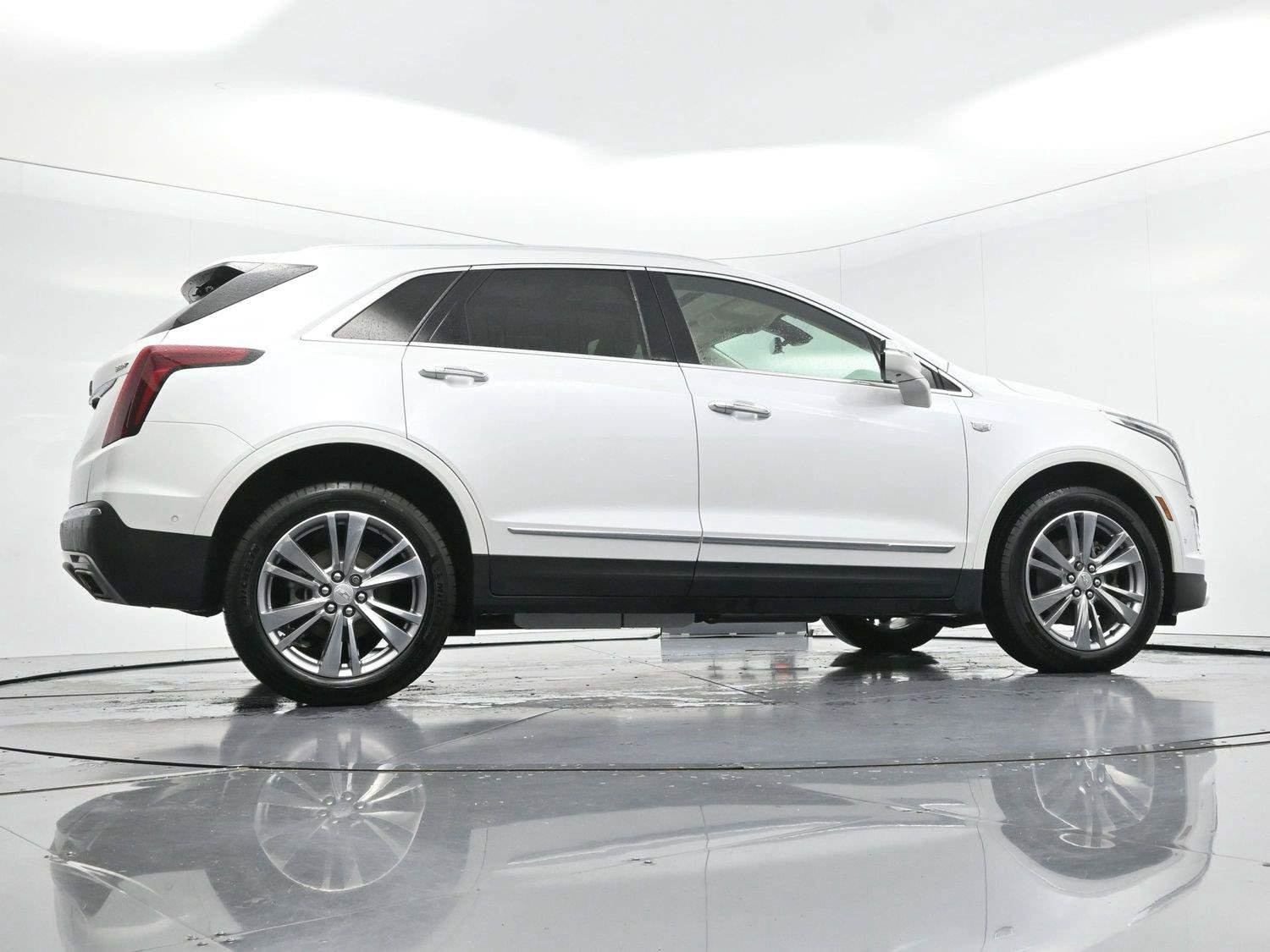 Certified 2024 Cadillac XT5 Premium Luxury w/ Technology Package AWD/4WD image 51