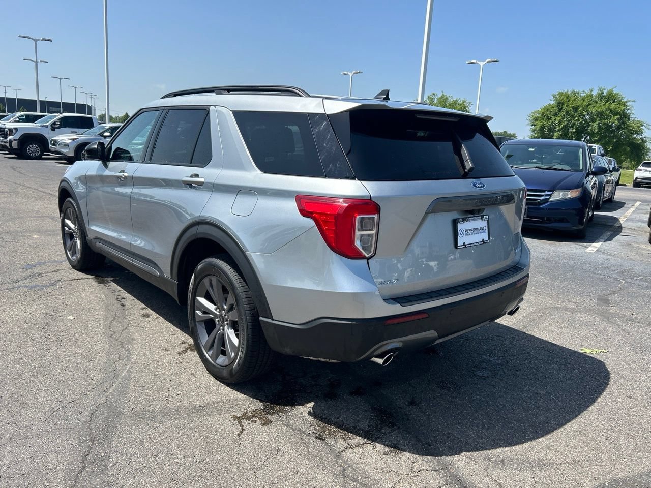Used 2024 Ford Explorer XLT w/ XLT Sport Appearance Package AWD/4WD image 5