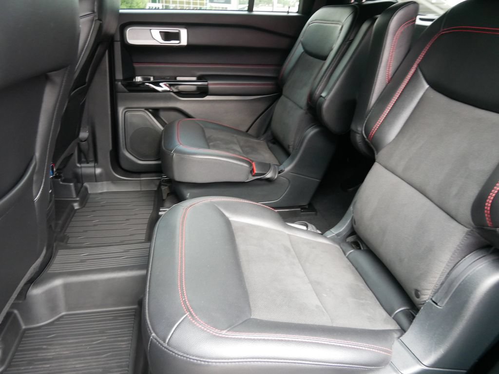 Certified 2023 Ford Explorer ST-Line AWD/4WD image 11