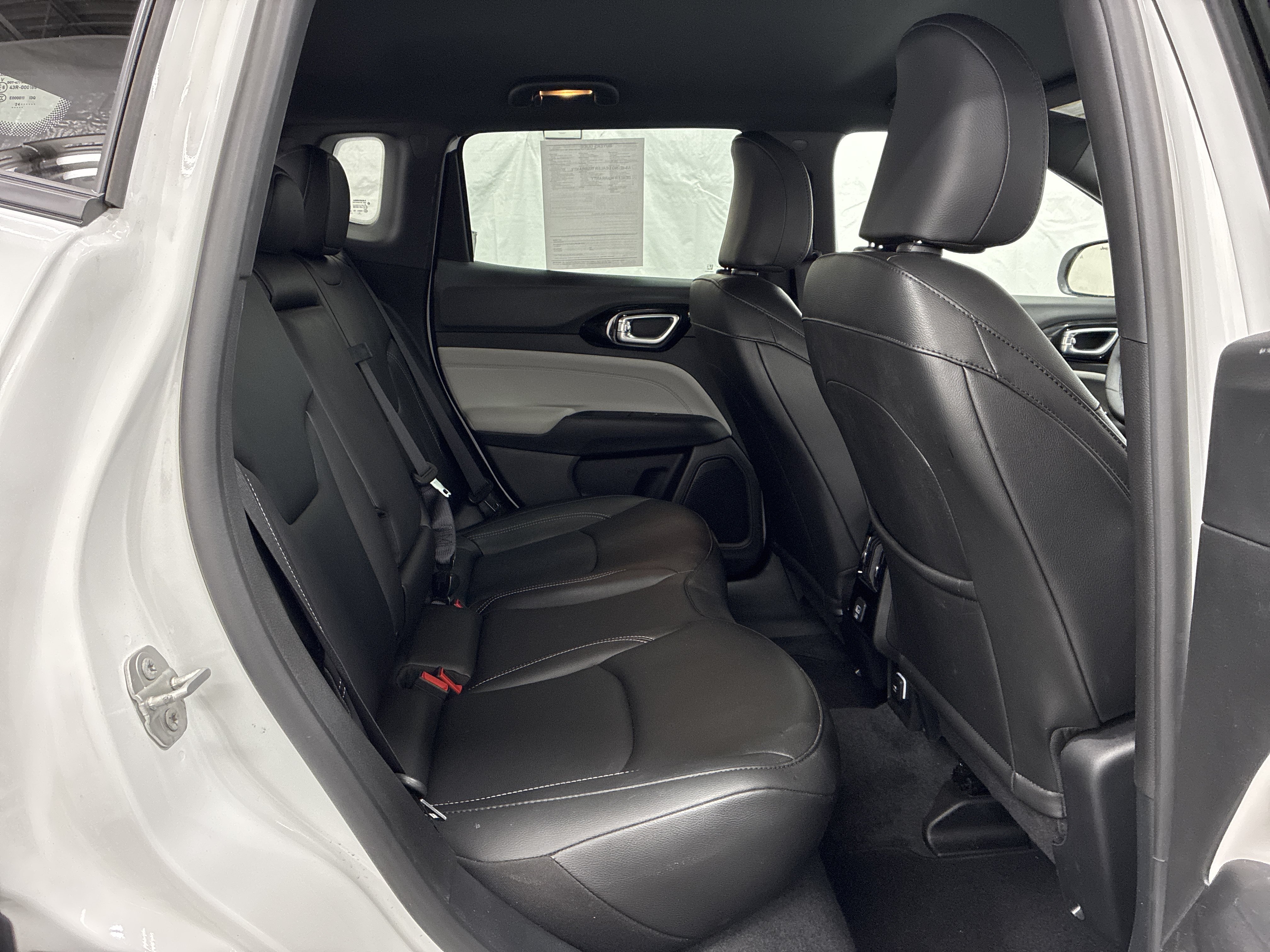 Certified 2025 Jeep Compass Limited AWD/4WD image 11