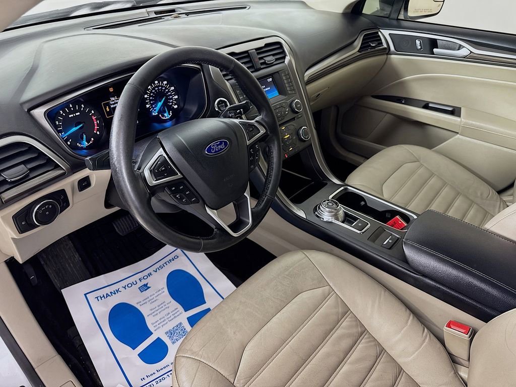 Used 2017 Ford Fusion SE FWD image 10