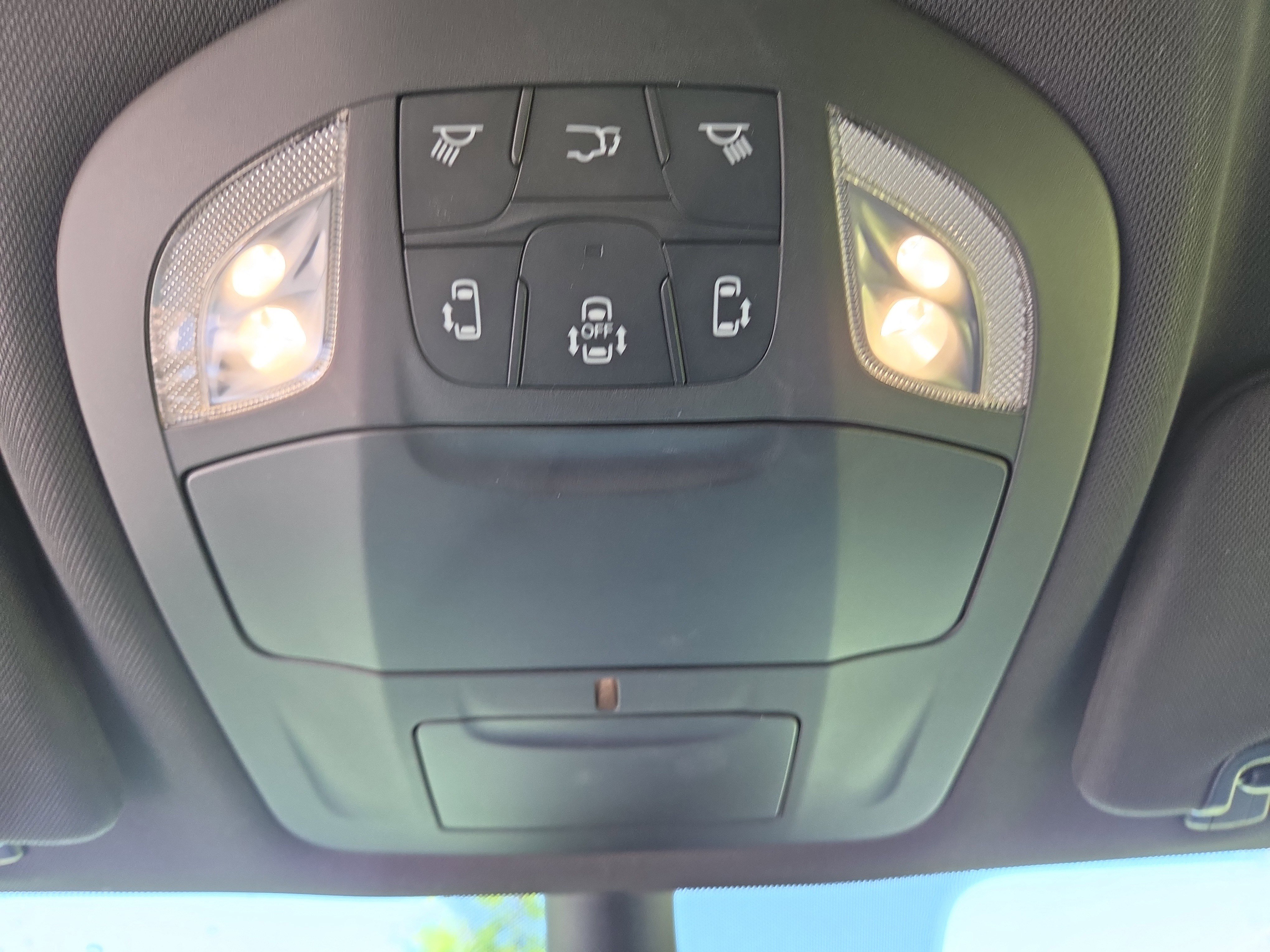 Used 2025 Chrysler Pacifica Select FWD image 9