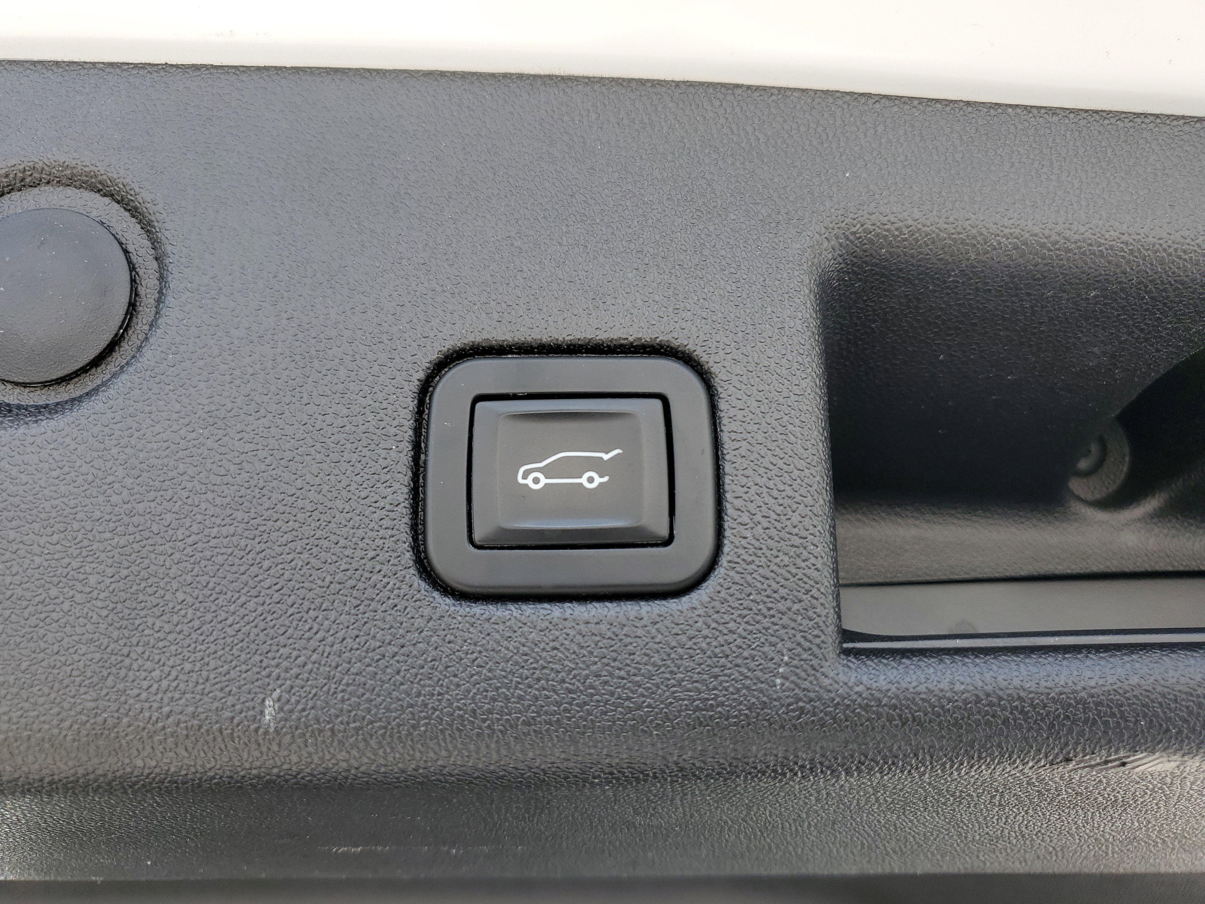Used 2018 Chevrolet Equinox Premier FWD image 7