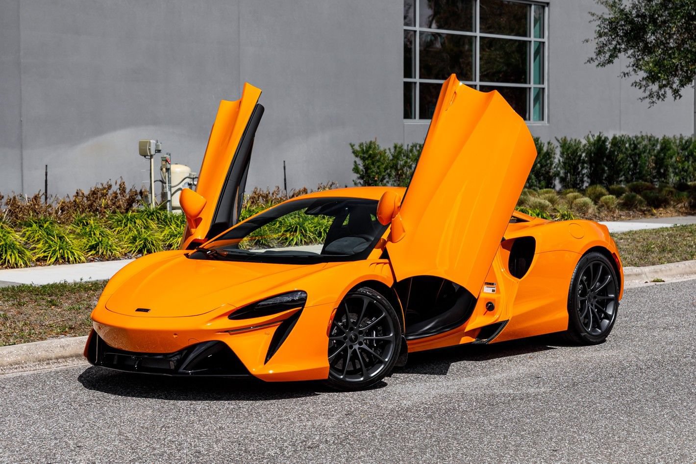 New 2026 McLaren Artura RWD image 28