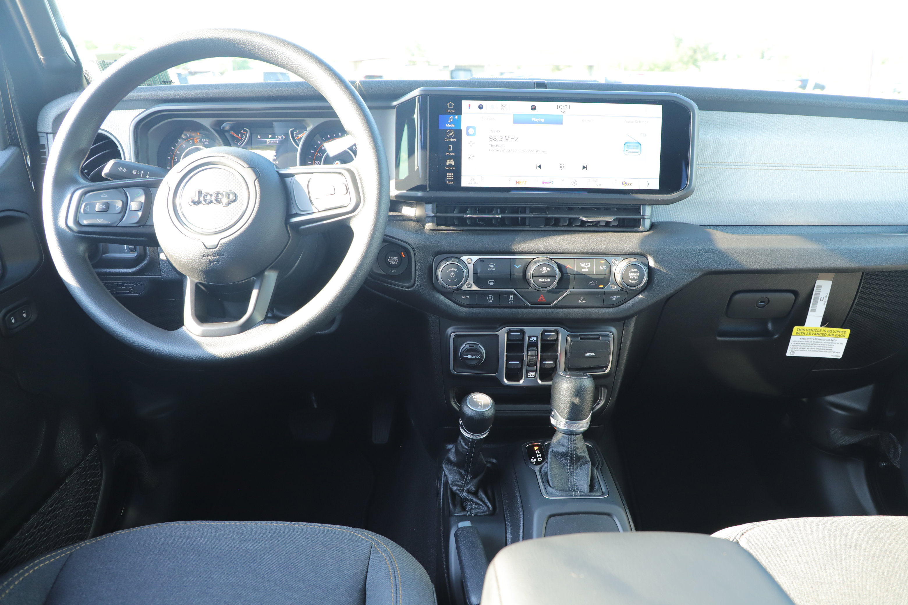 New 2025 Jeep Gladiator Sport image 24