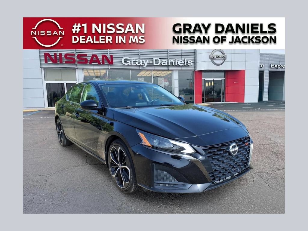 Used 2023 Nissan Altima 2.5 SR FWD image 1