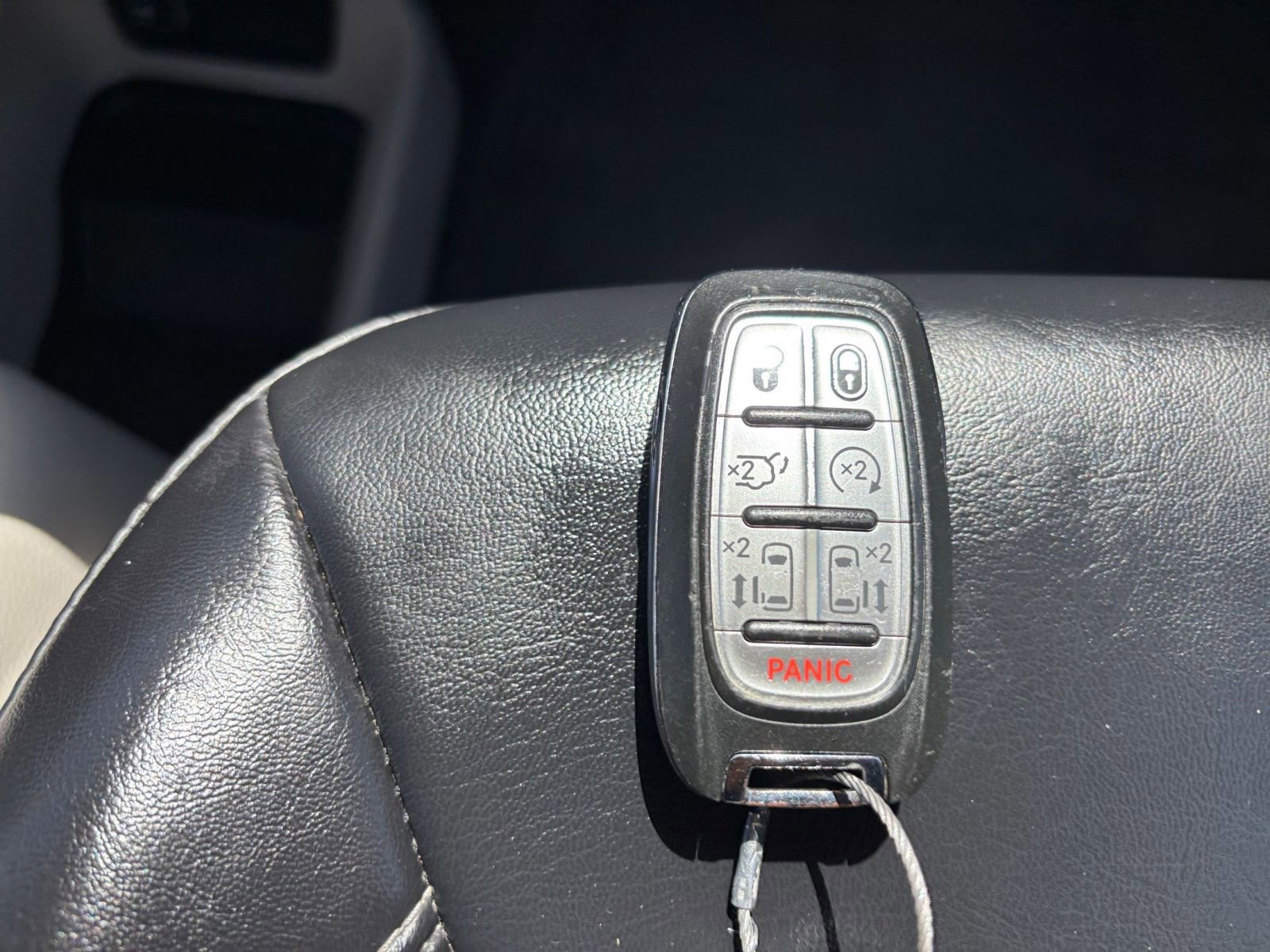 Used 2023 Chrysler Pacifica Touring-L FWD image 25