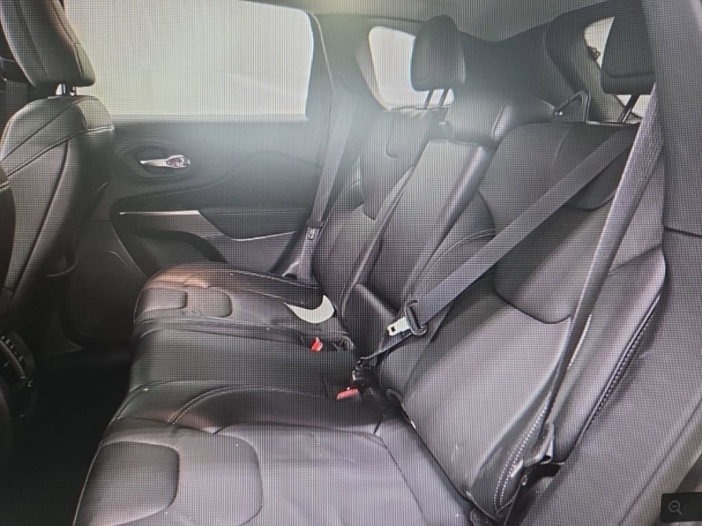 Used 2022 Jeep Cherokee Limited image 13