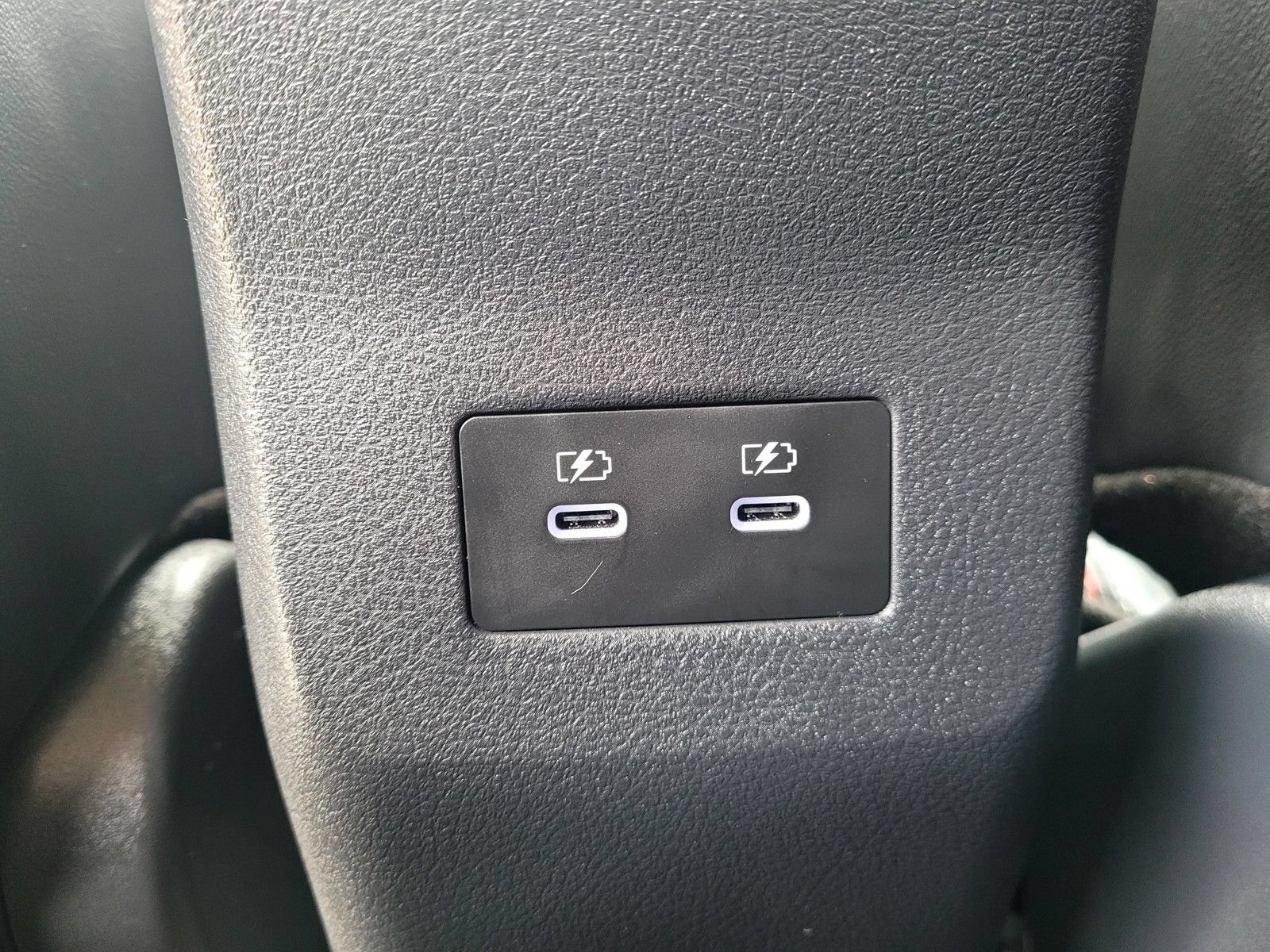 Used 2025 Nissan Kicks SR FWD image 17