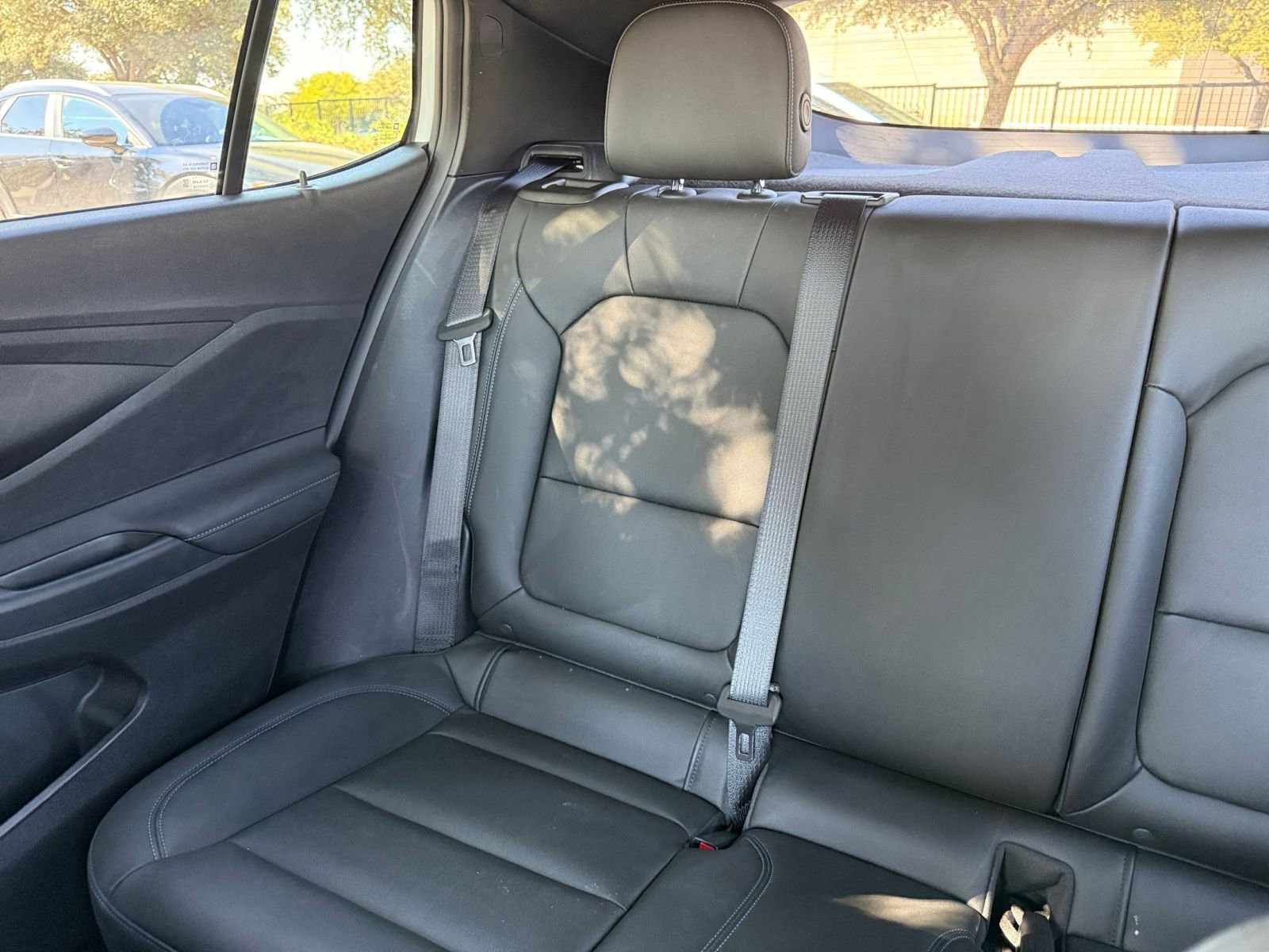 Used 2025 Buick Envista Sport Touring image 39