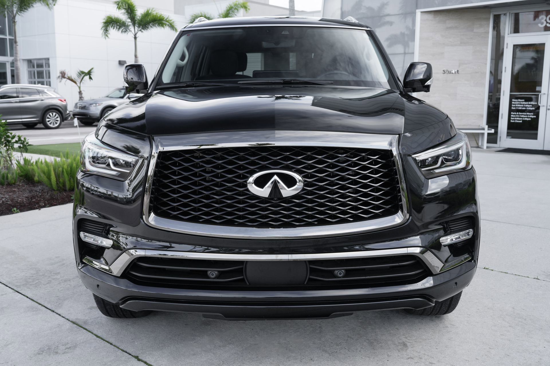 Certified 2024 INFINITI QX80 Premium Select w/ Cargo Package image 5