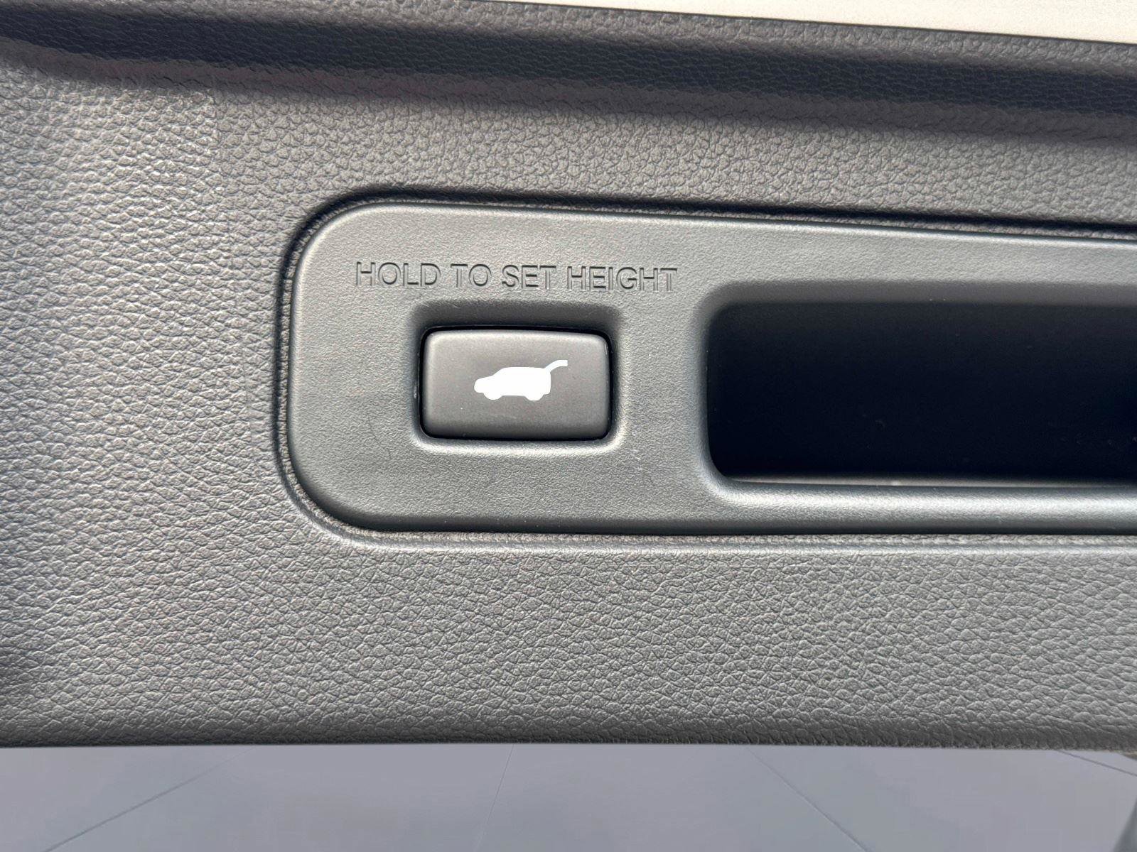 Certified 2024 Honda Pilot Touring image 13