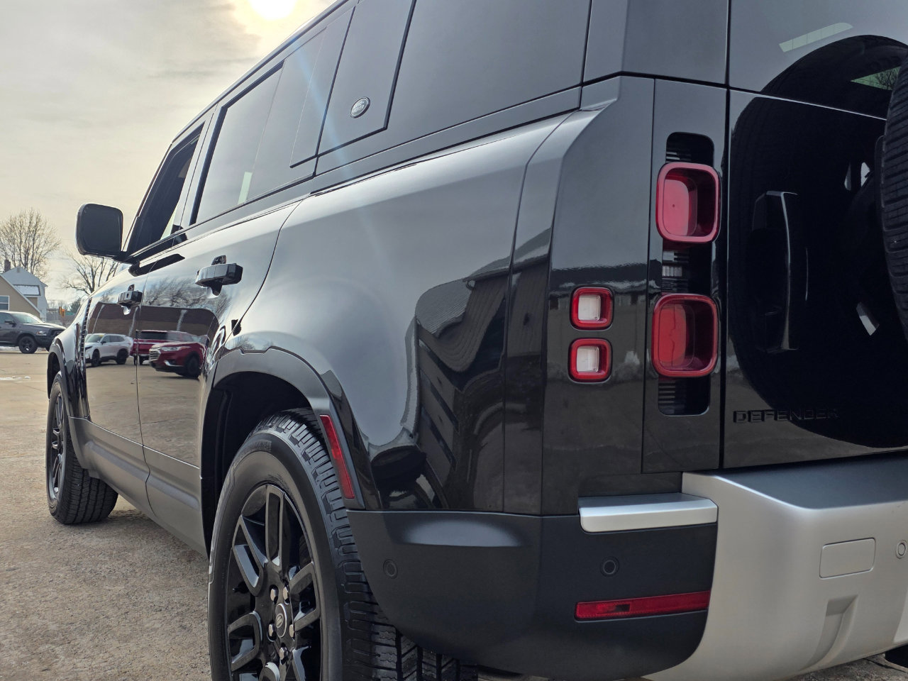 Used 2024 Land Rover Defender 110 S image 16