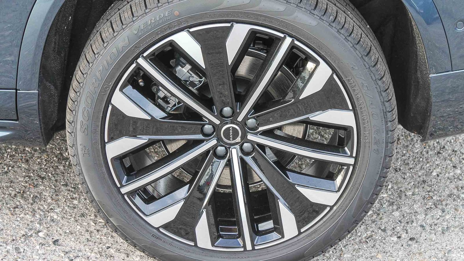 New 2026 Volvo XC90 T8 Plus w/ Protection Package Premier AWD/4WD image 11