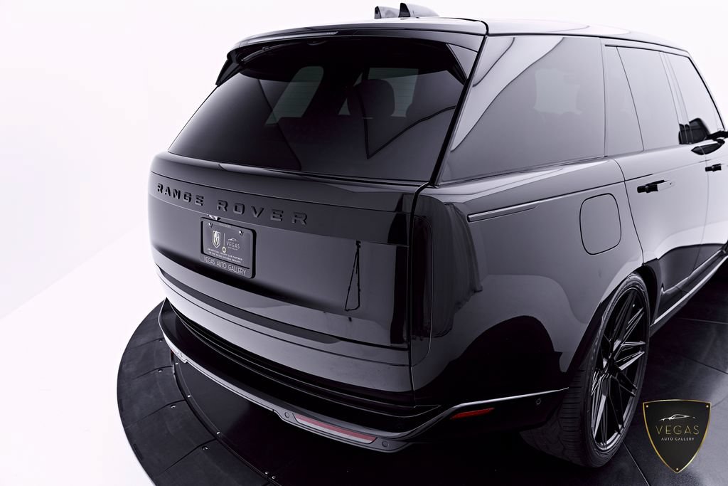 Used 2025 Land Rover Range Rover SE AWD/4WD image 19