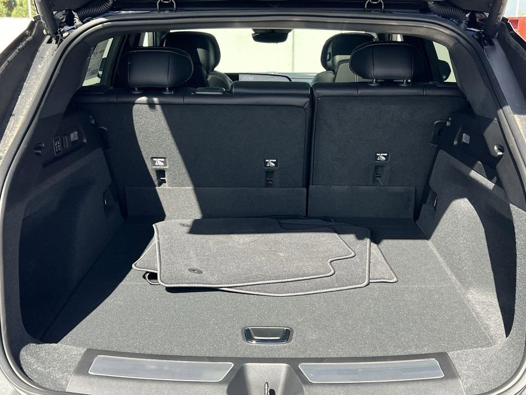 New 2025 Cadillac Lyriq Sport image 31