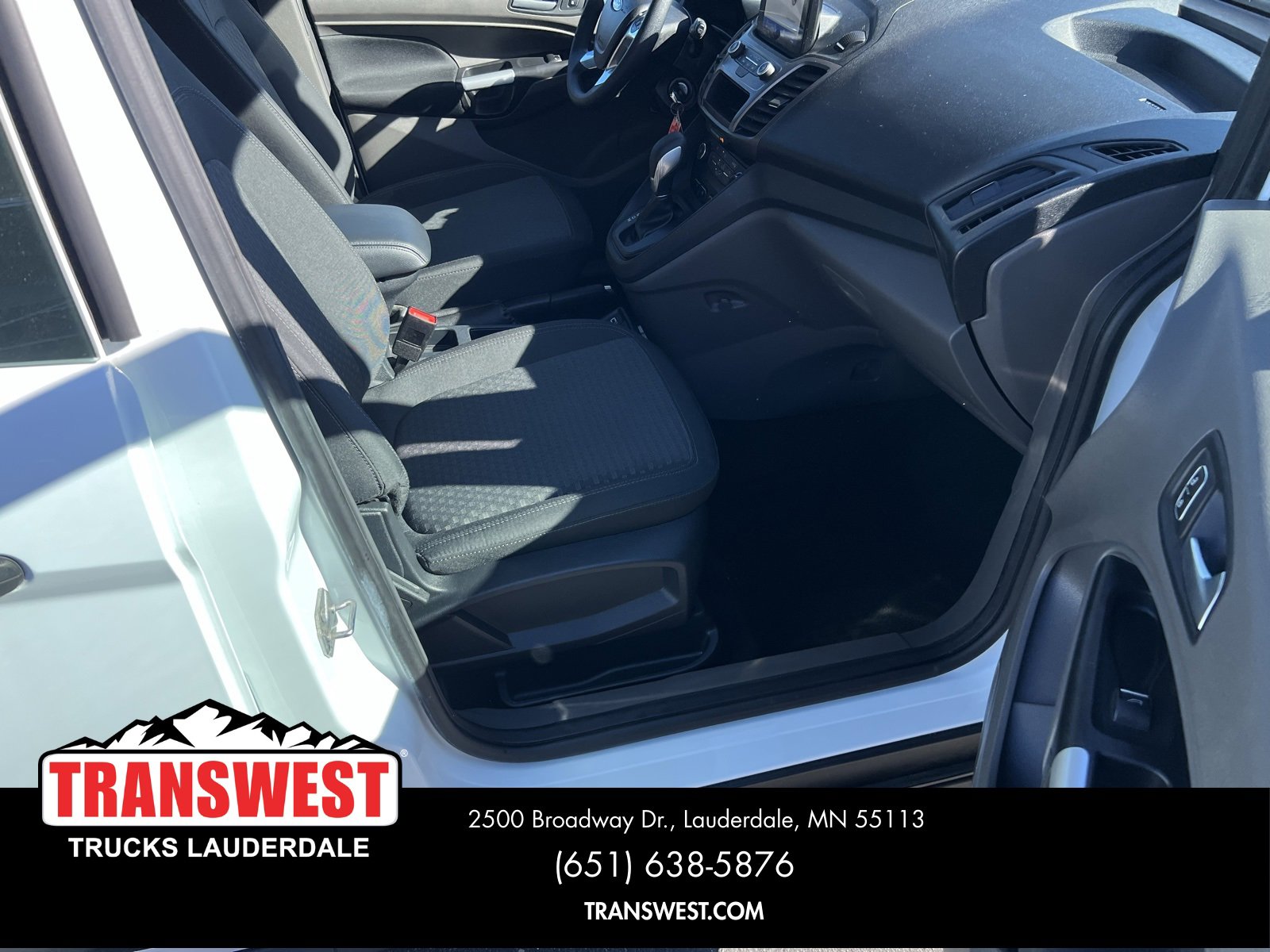 Used 2021 Ford Transit Connect XLT image 3