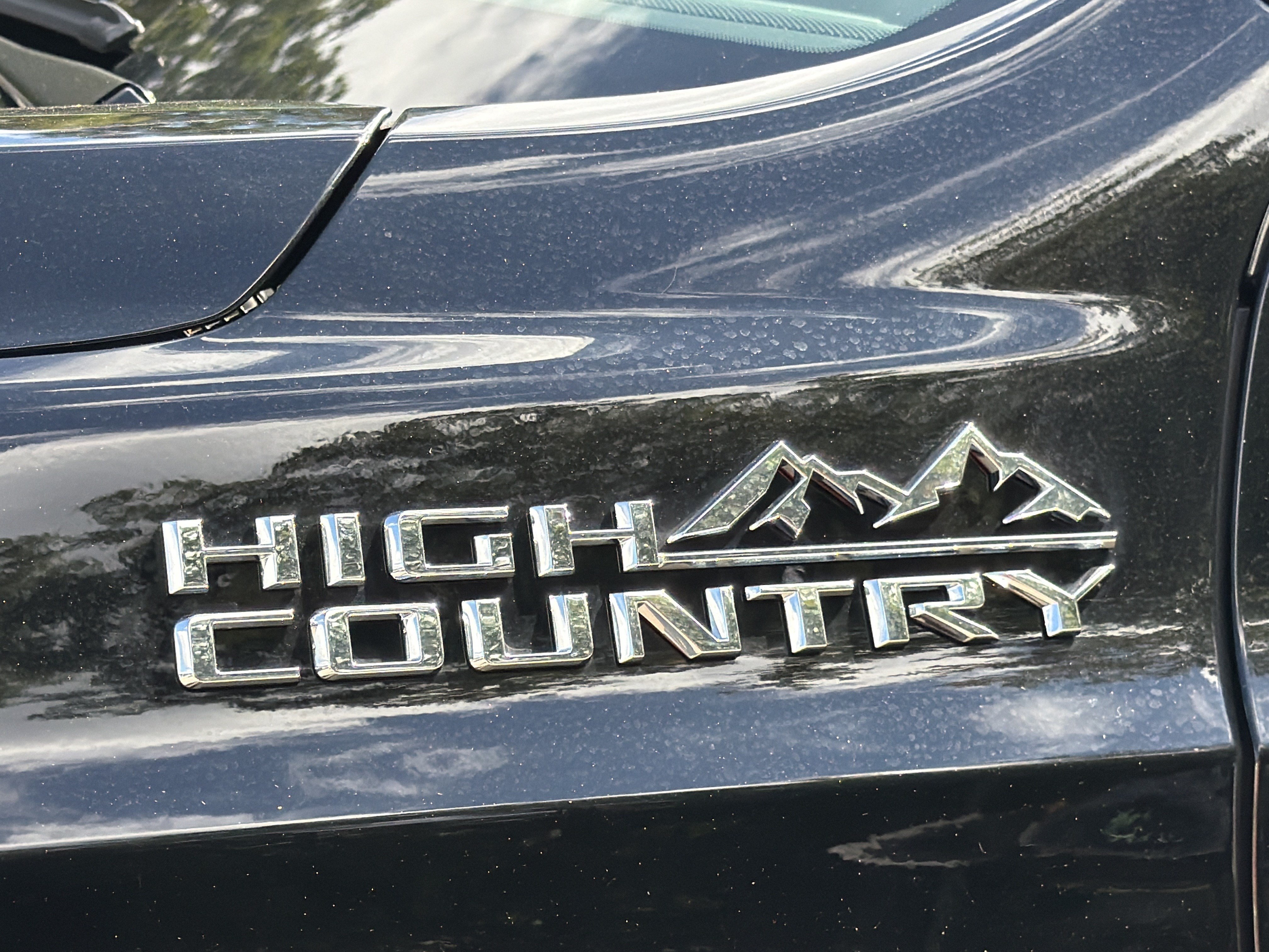 Used 2026 Chevrolet Suburban High Country AWD/4WD image 34