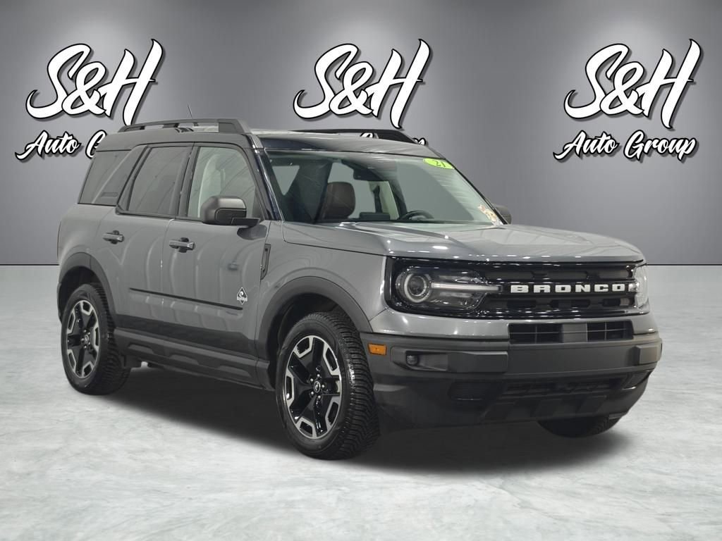 Used 2021 Ford Bronco Sport Outer Banks w/ Outer Banks Package image 2