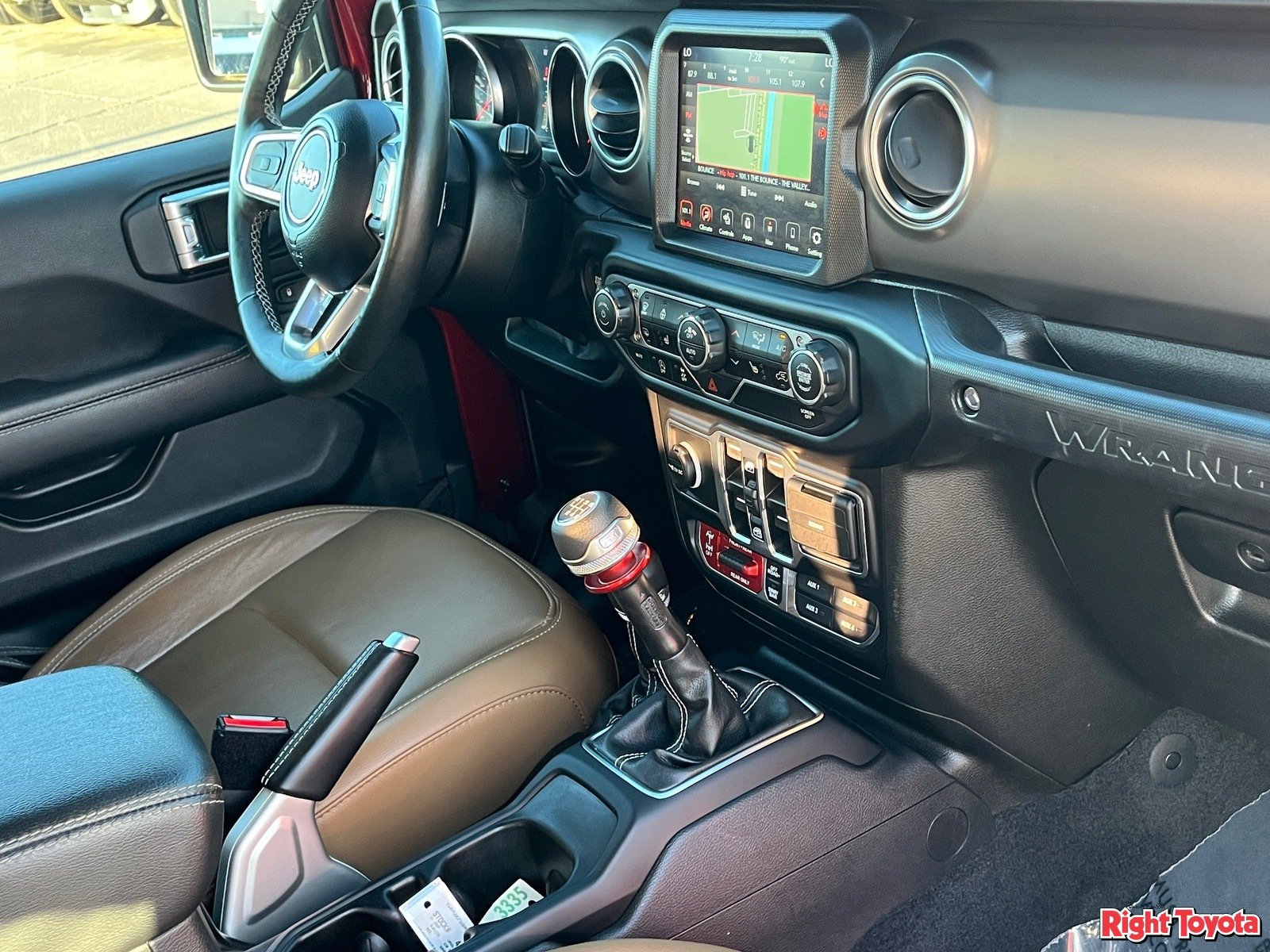 Used 2021 Jeep Wrangler Unlimited Rubicon AWD/4WD image 12