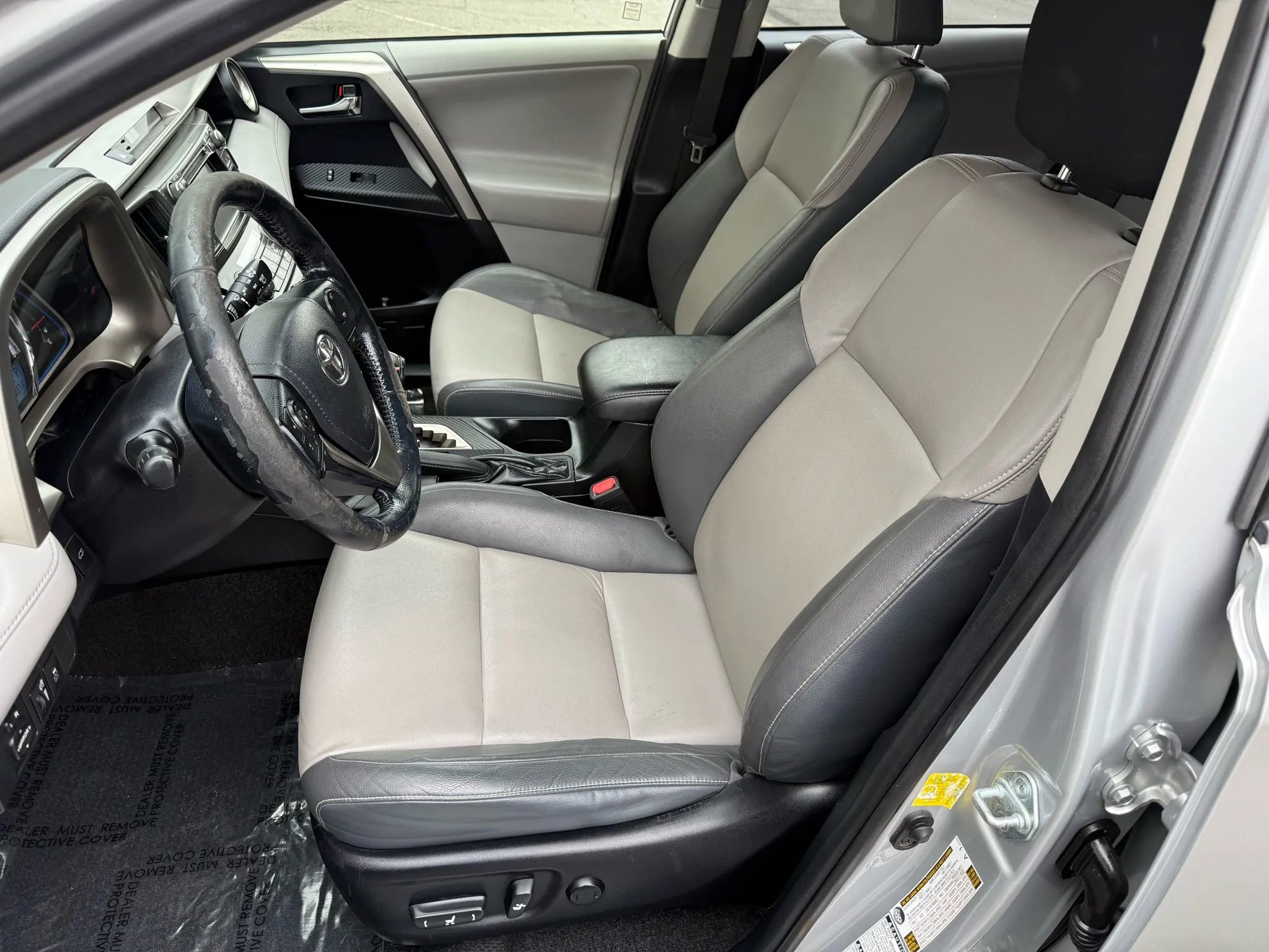 Used 2013 Toyota RAV4 Limited image 17