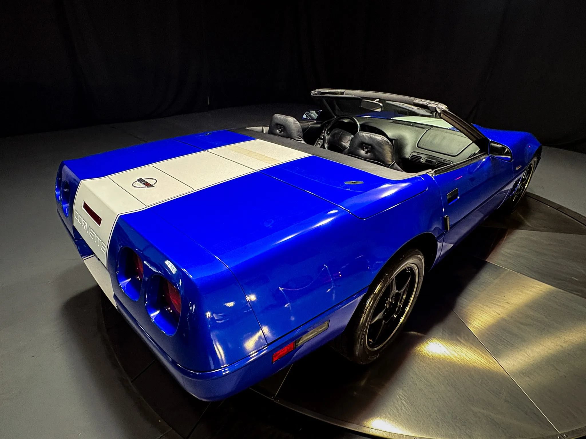 Used 1996 Chevrolet Corvette Convertible RWD image 2
