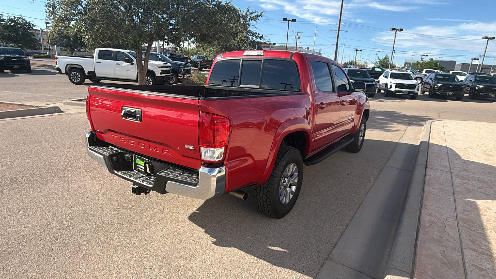 Used 2016 Toyota Tacoma SR5 w/ SR5 Appearance Package (SN) RWD image 4