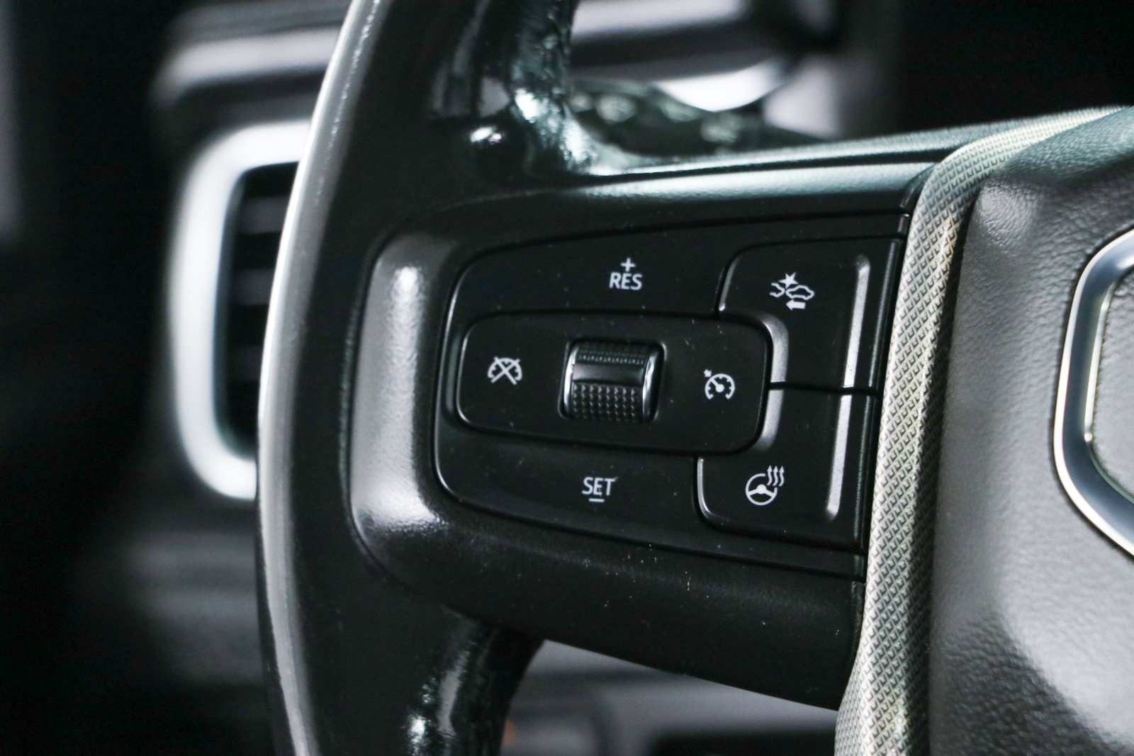 Used 2021 GMC Yukon Denali AWD/4WD image 14