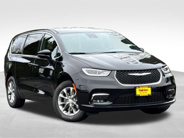 New 2026 Chrysler Pacifica Select
