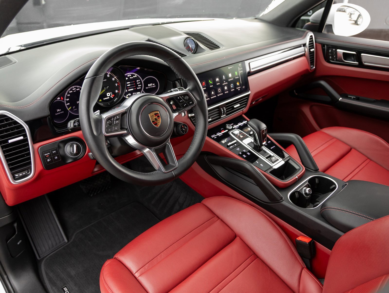 Used 2023 Porsche Cayenne image 4