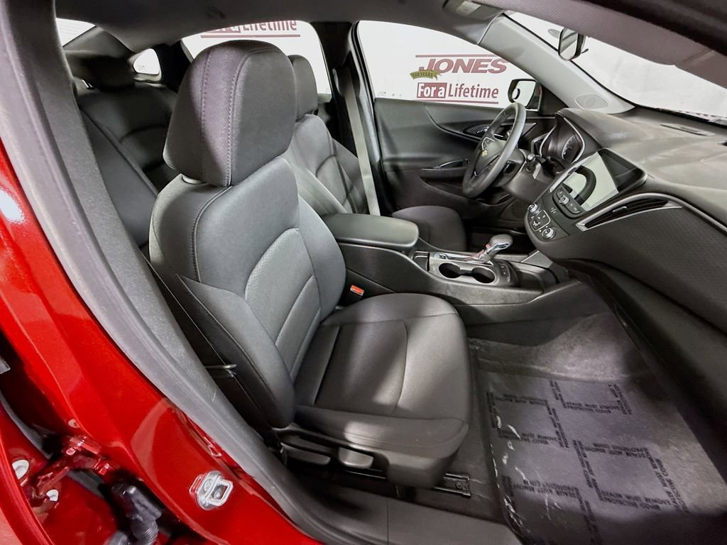 Used 2025 Chevrolet Malibu RS image 28