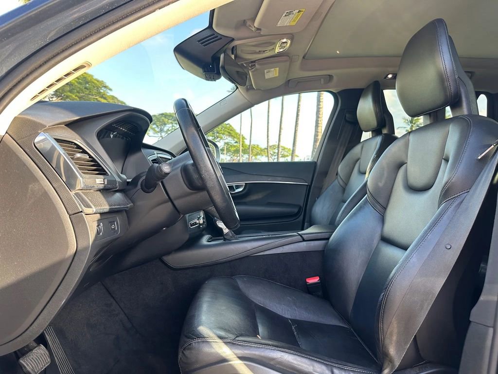 Used 2020 Volvo XC90 T5 Momentum w/ Protection Package Premier image 8