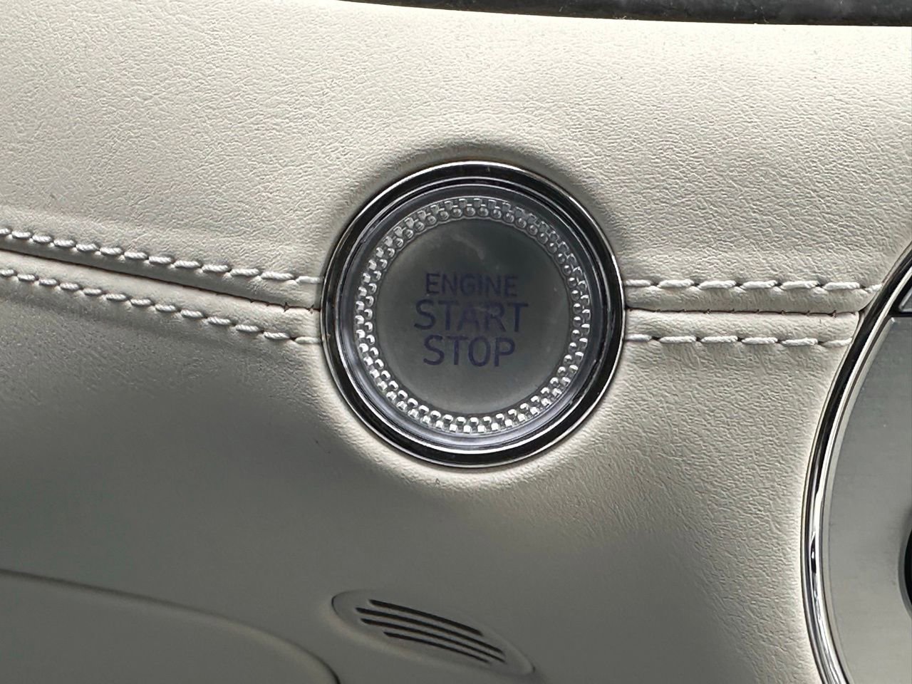 Used 2025 Genesis G90 3.5T image 36