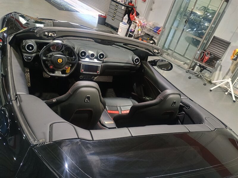 Used 2018 Ferrari California T RWD image 11
