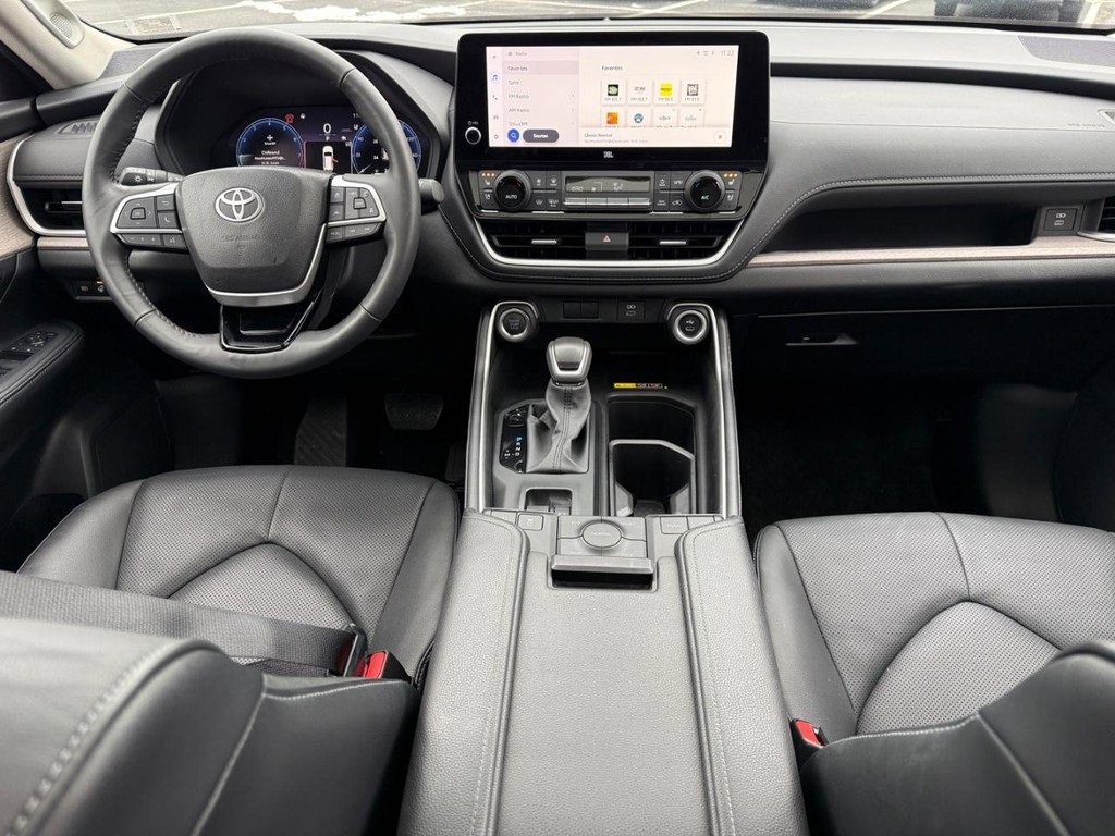 Certified 2025 Toyota Grand Highlander Limited image 16