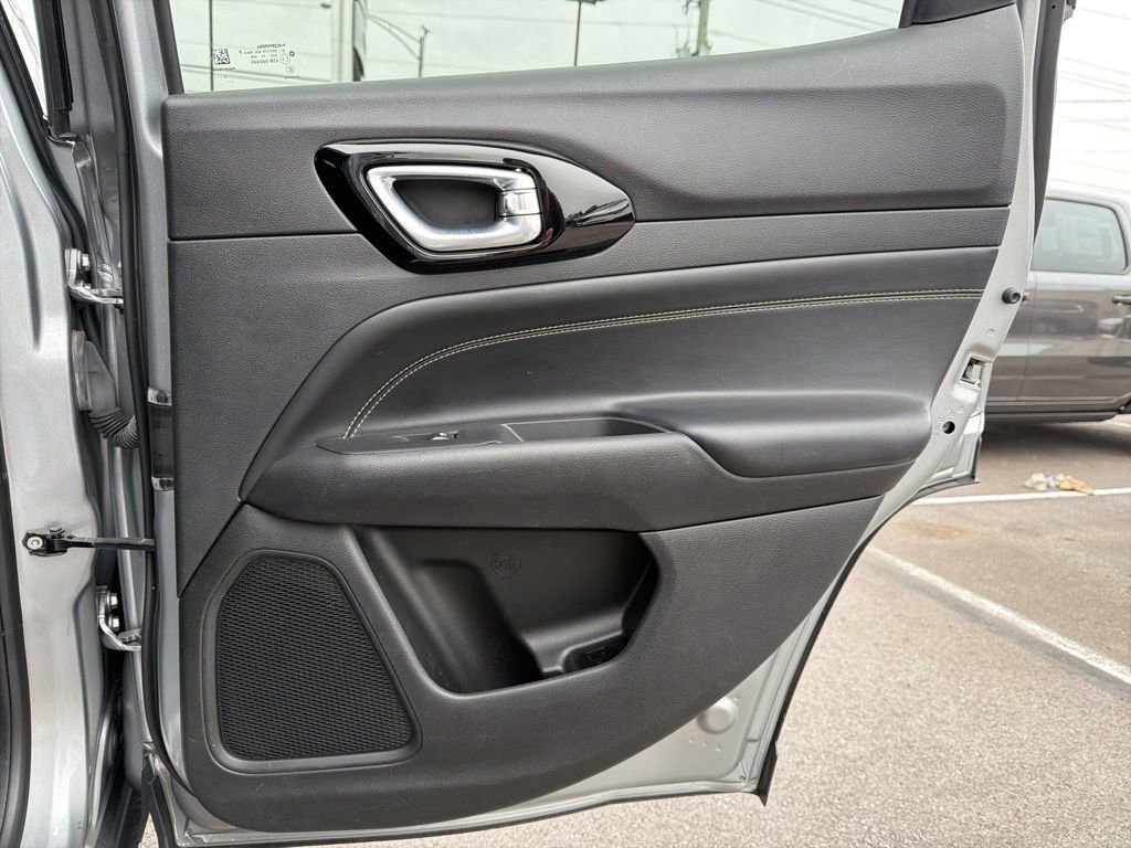 Used 2024 Jeep Compass Latitude w/ Convenience Group image 15